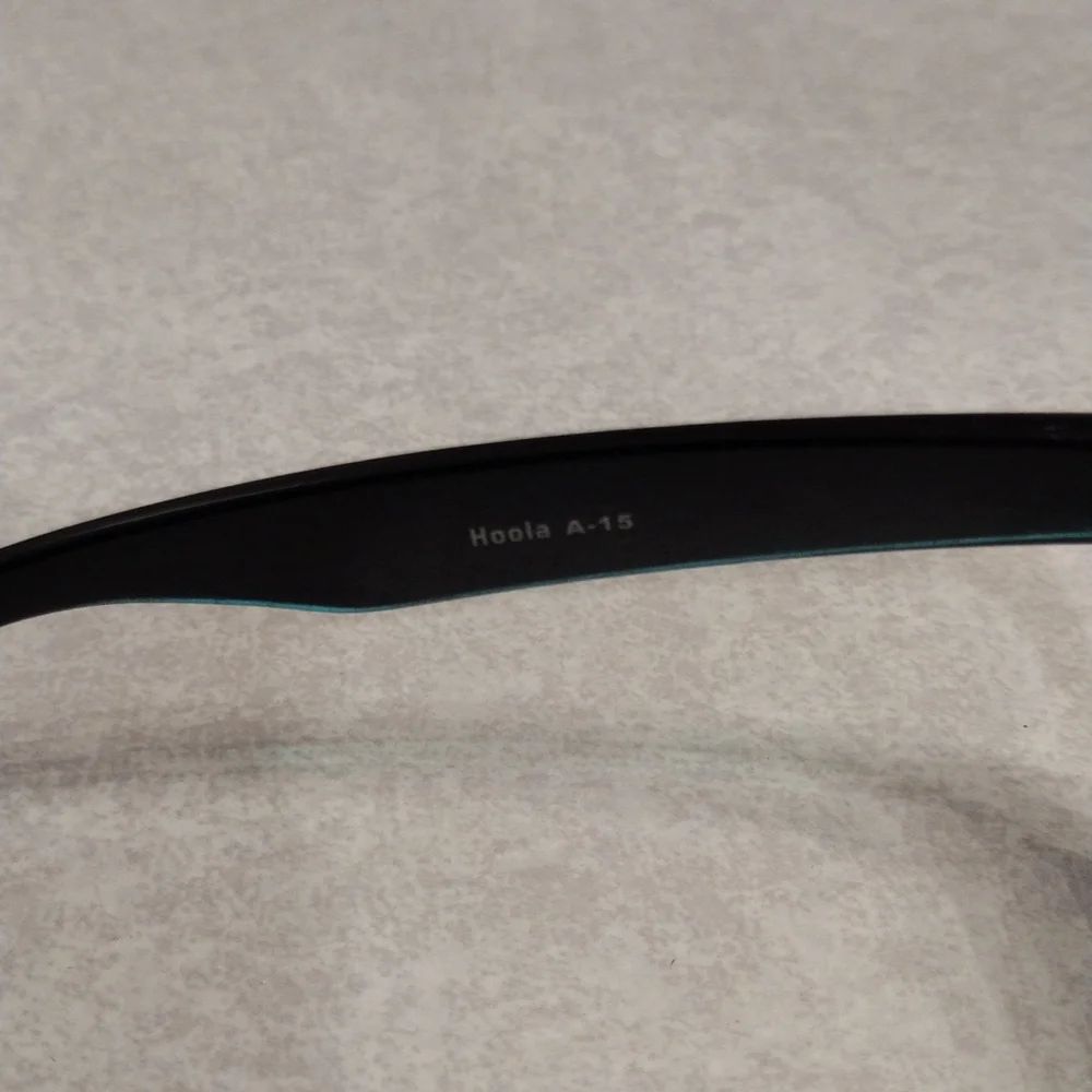One Hoola polarized sunglasses.